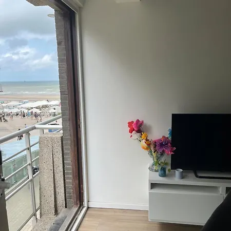Appartement With Side Sea Views Middelkerke