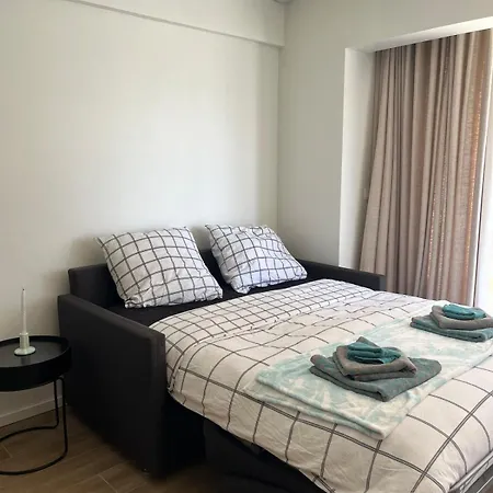 Appartement With Side Sea Views